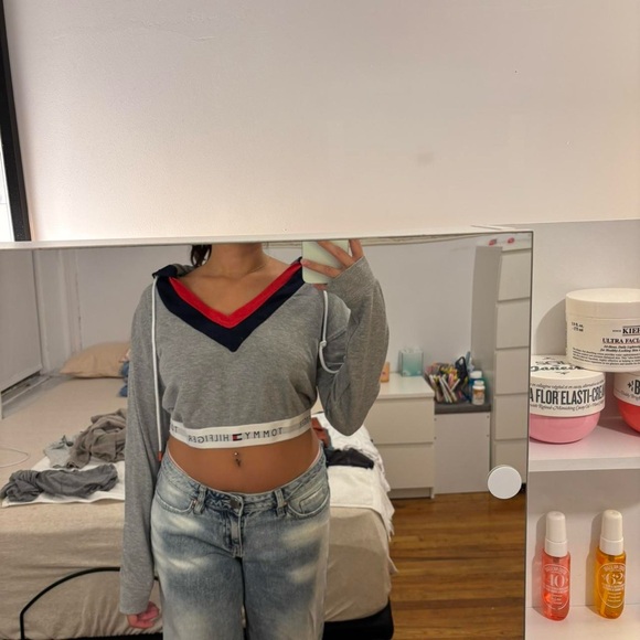 Tommy Hilfiger Gray and Red V-Neck Crop Sweatshirt - Picture 1 of 4